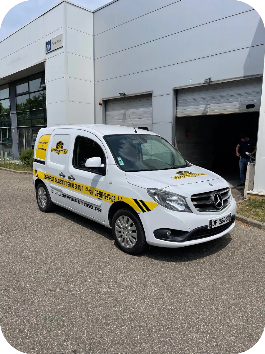 Depanauto69 — Utilitaire d’assistance — flanc conducteur