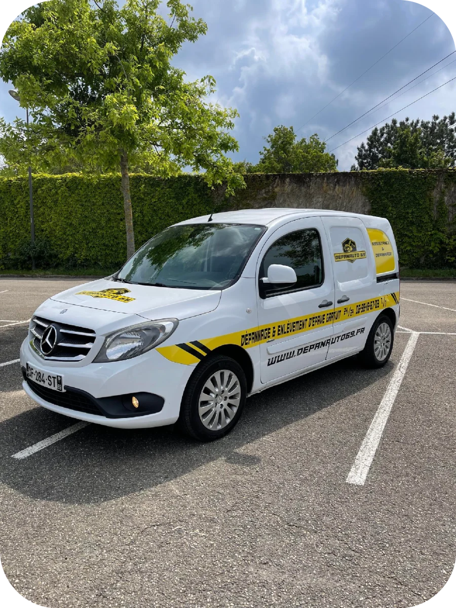 Depanauto69 — Utilitaire d’assistance — trois quarts avant